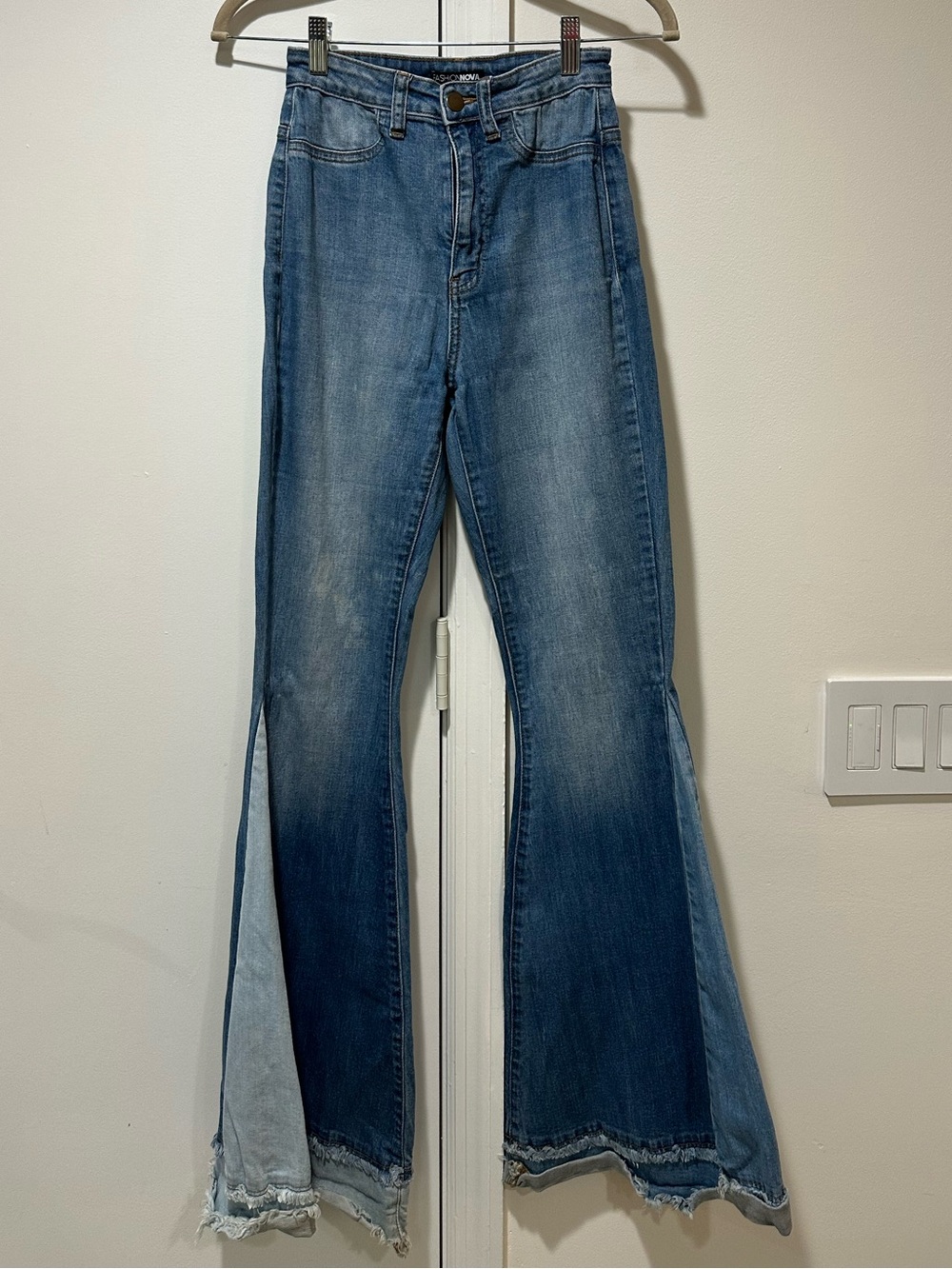 Fashion Nova Crossed The Line Striped Flare Jeans – Light Blue Wash – Size 1/25